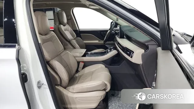 Lincoln Aviator 2nd generation 2021 Белый из Кореи, фото 2