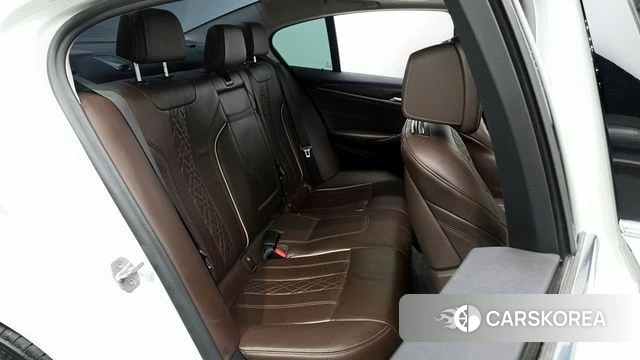 BMW 5 Series (G30) 2020 Белый из Кореи, фото 2