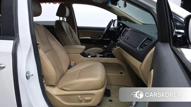 Kia The New Carnival 2019 Белый из Кореи, фото 2