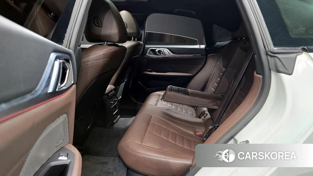 BMW 4 Series (G22) 2021 Белый из Кореи, фото 2