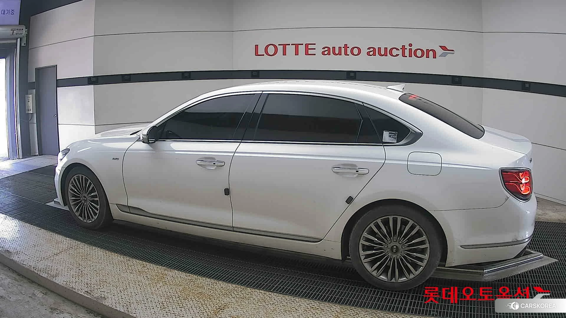 Kia K9 2019 Snow White Pearl из Кореи, фото 2