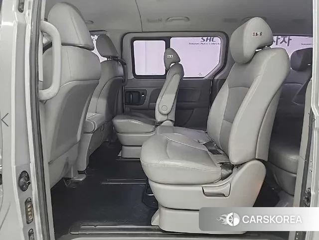 Hyundai The New Grand Starex 2018 Серебристо-серый из Кореи, фото 2