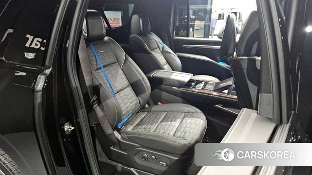 Cadillac Escalade 5th Generation 2026 Черный из Кореи, фото 2