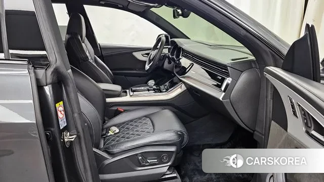 Audi Q8 (4M) 2021 Серый из Кореи, фото 2