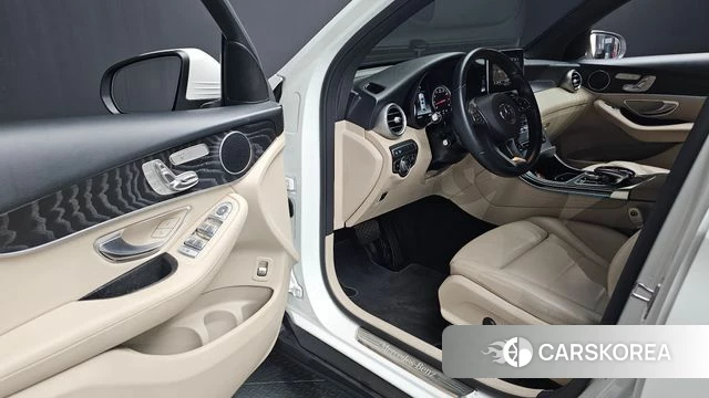 Mercedes-Benz GLC-Class X253 2019 Белый из Кореи, фото 2