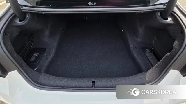 BMW 5 Series (G30) 2022 Белый из Кореи, фото 2