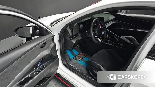 Hyundai The New Avante (CN7) 2024 Белый из Кореи, фото 2