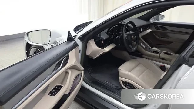 Porsche Taycan 2023 Серебристо-серый из Кореи, фото 2