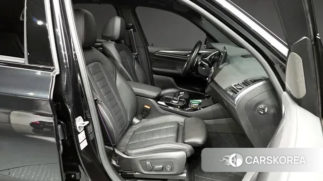 BMW X3 (G01) 2023 Черный из Кореи, фото 2