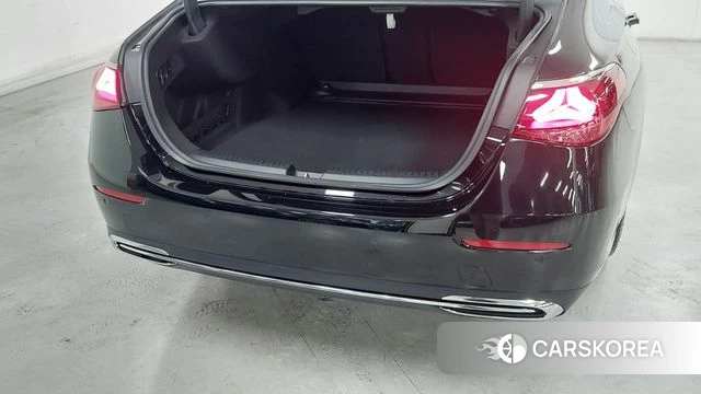 Mercedes-Benz E-Class W214 2024 Черный из Кореи, фото 2