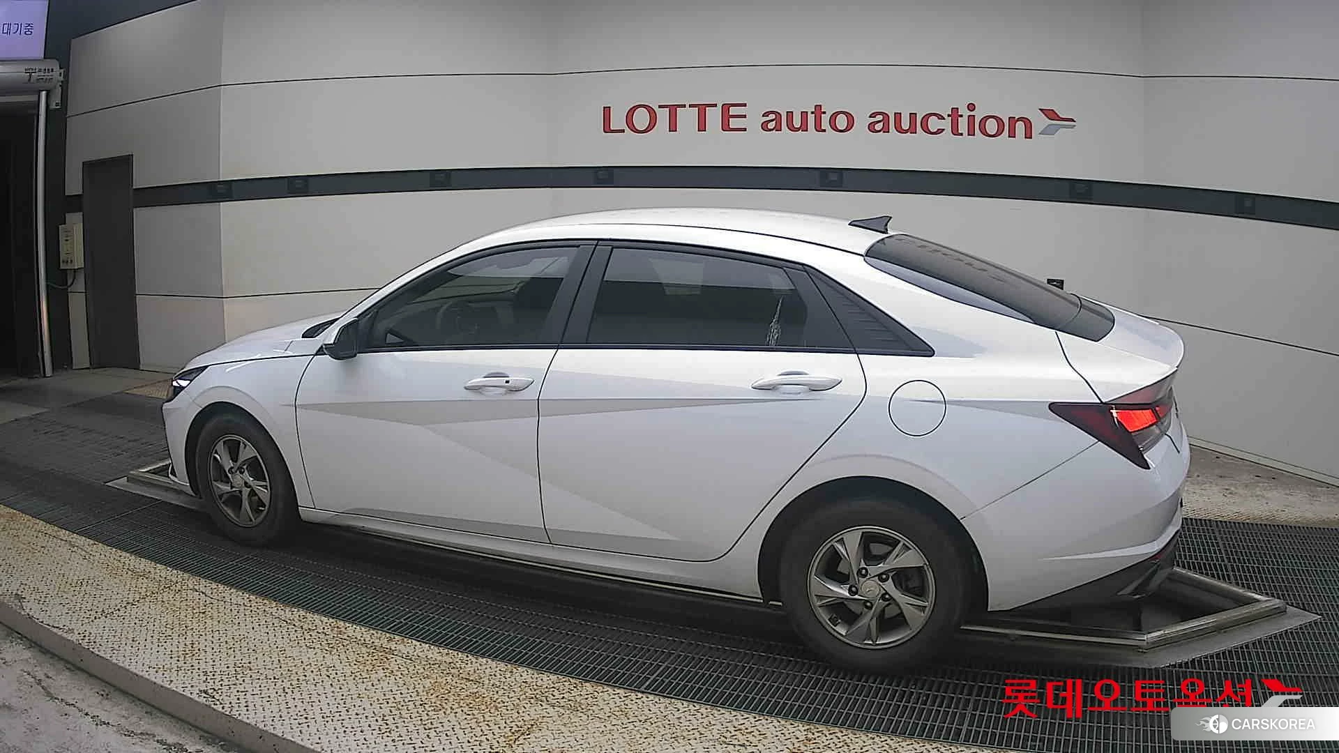 Hyundai Avante 2021 Polar White из Кореи, фото 2