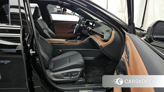 Toyota Crown Crossover 2026 Черный из Кореи, фото 2