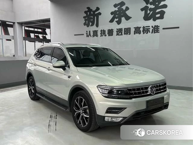 Volkswagen Tiguan L 2018 Шампань из Китая, фото 2