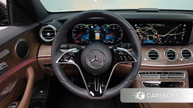Mercedes-Benz E-Class W213 2023 Черный из Кореи, фото 2