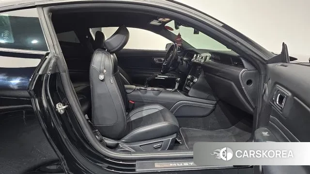 Ford Mustang 2018 Черный из Кореи, фото 2