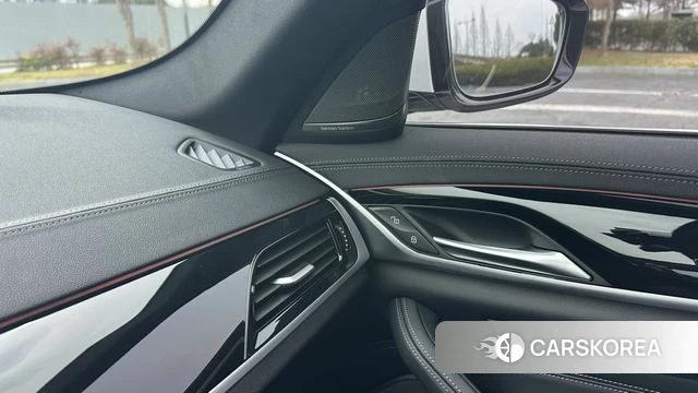 BMW 5 Series (G30) 2023 Белый из Кореи, фото 2