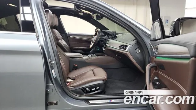 BMW 5 Series (G30) 2018 Серый из Кореи, фото 2