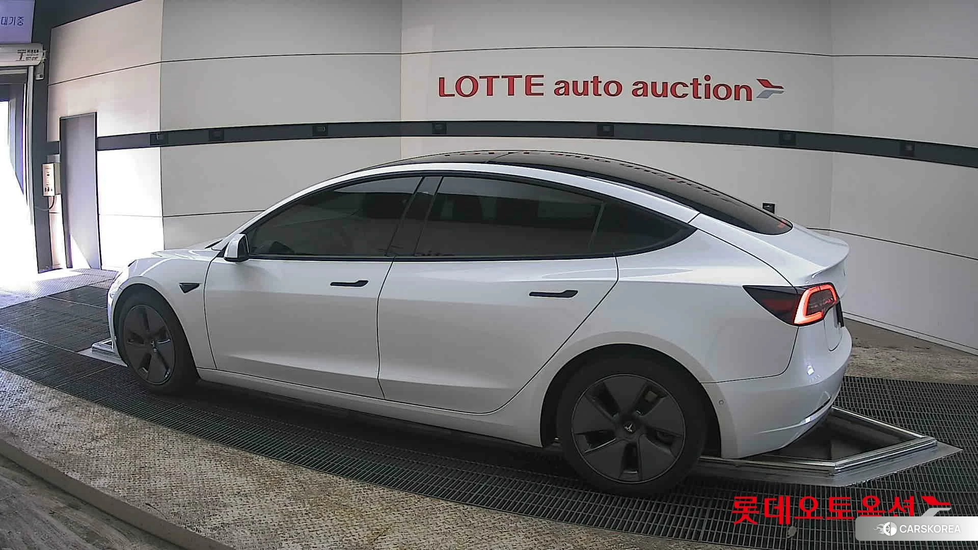 Tesla Model 3 Long Range 2022 Pearl White Multi-coat из Кореи, фото 2