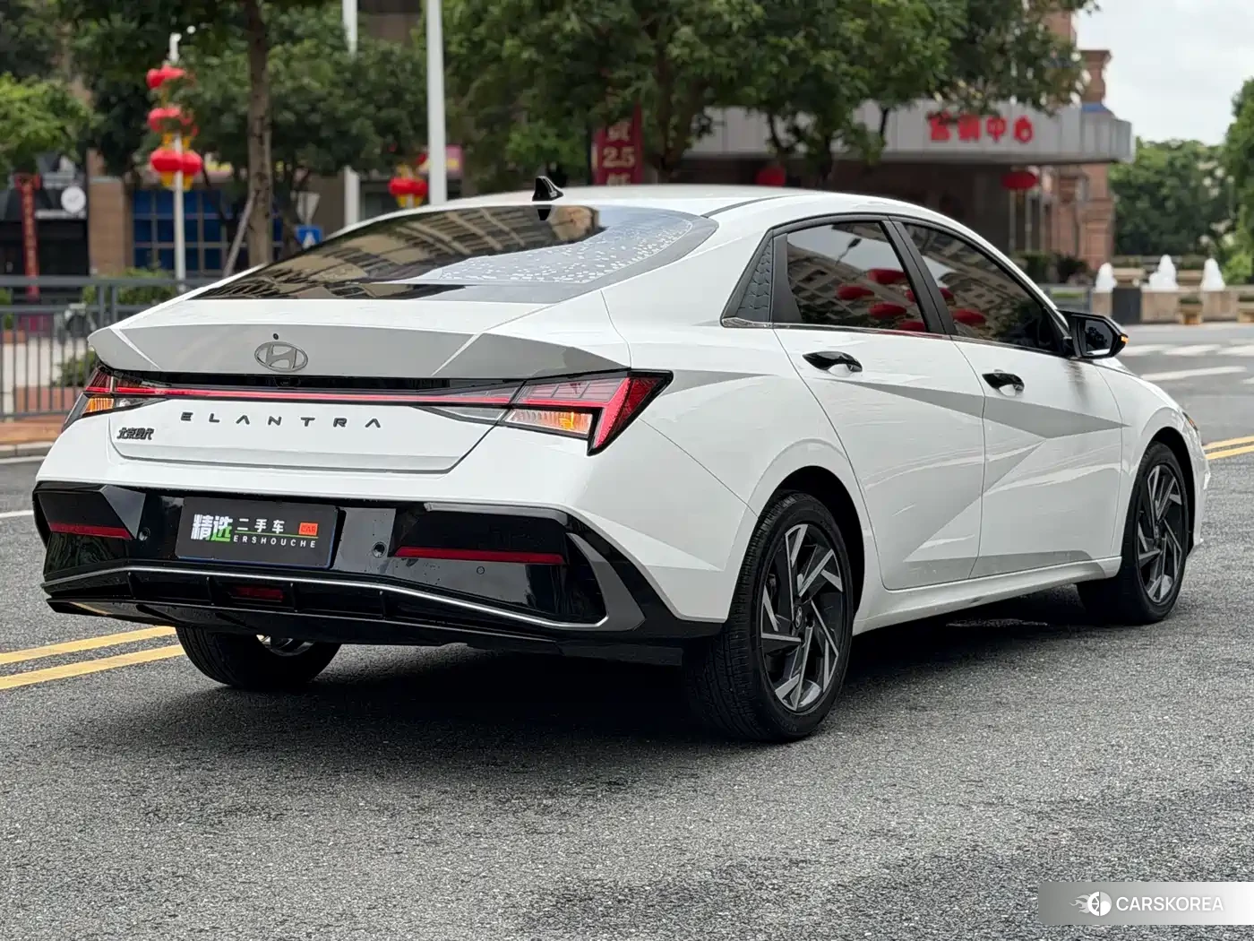 Hyundai Elantra 2023 Белый из Китая, фото 2