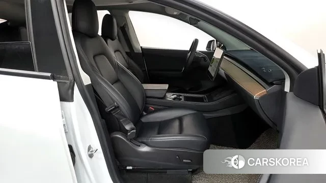 Tesla Model Y 2021 Белый из Кореи, фото 2