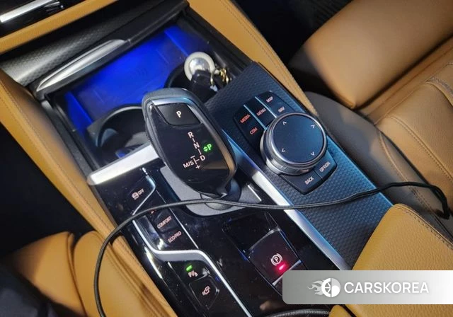 BMW 5 Series (G30) 2023 Серый из Кореи, фото 2