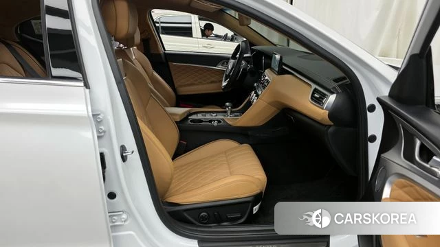 Genesis The New G70 2023 Белый из Кореи, фото 2