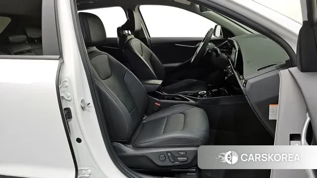 Kia Di Ol Nu Niro 2023 Белый из Кореи, фото 2