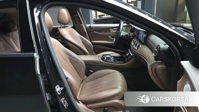 Mercedes-Benz E-Class W213 2020 Черный из Кореи, фото 2