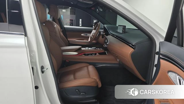 Genesis GV70 2023 Белый из Кореи, фото 2