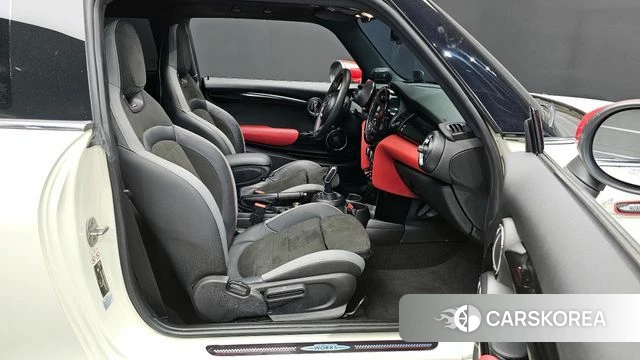 Mini Cooper S 2021 Жемчужный цвет из Кореи, фото 2