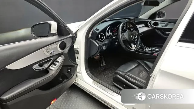 Mercedes-Benz C-Class W205 2018 Белый из Кореи, фото 2