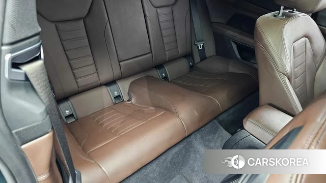 BMW 4 Series (G22) 2021 Темно-зеленый из Кореи, фото 2