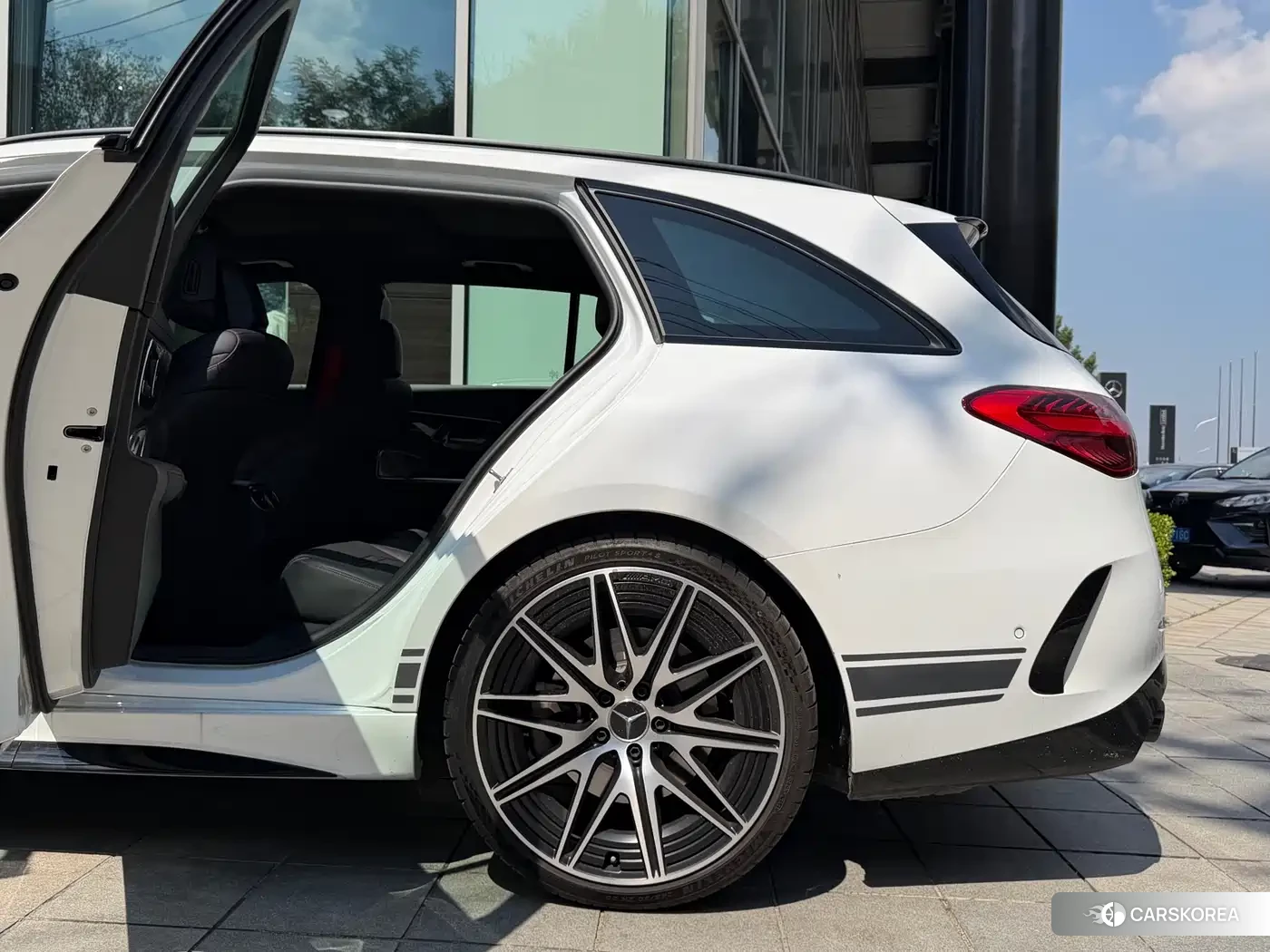 Mercedes-Benz AMG C-Class 2025 Белый из Китая, фото 2
