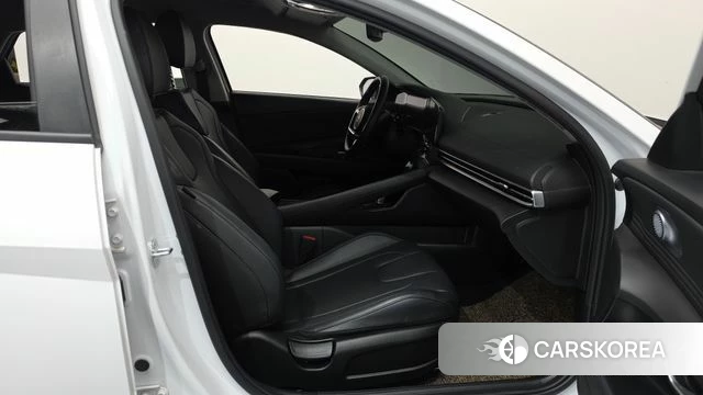 Hyundai The New Avante (CN7) 2023 Белый из Кореи, фото 2