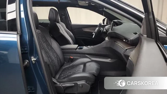 Peugeot 5008 second generation 2023 Синий из Кореи, фото 2