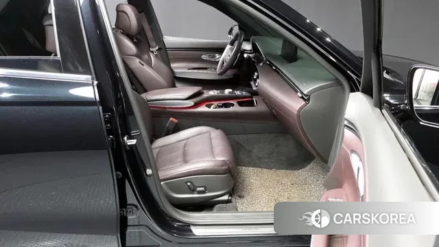 Genesis GV70 2021 Черный из Кореи, фото 2