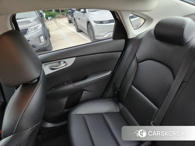 Kia The New K3 2nd generation 2022 Белый из Кореи, фото 2