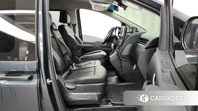 Hyundai Staria 2023 Серый из Кореи, фото 2