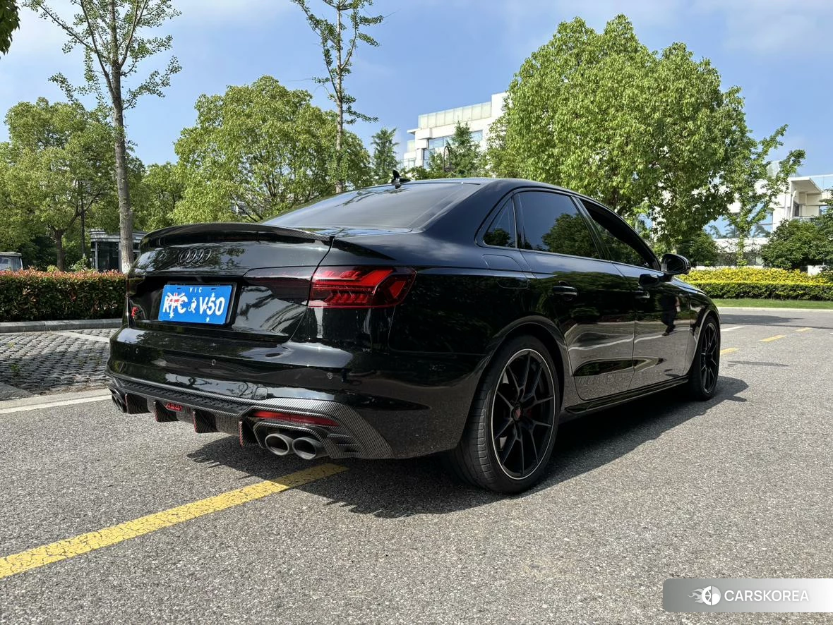 Audi S4 2021 Черный из Китая, фото 2