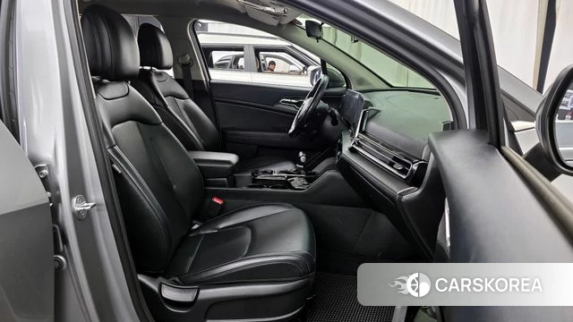 Kia Sportage 5th Generation 2022 Серебряный из Кореи, фото 2