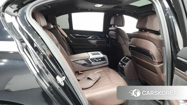 BMW 7 Series (G11) 2021 Черный из Кореи, фото 2