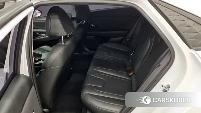 Hyundai The New Avante (CN7) 2025 Белый из Кореи, фото 2