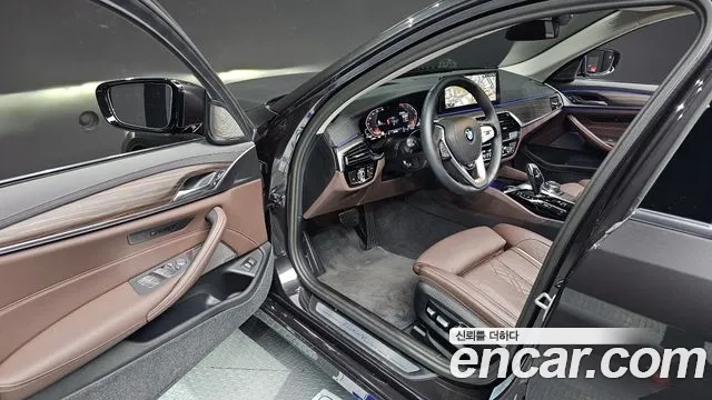 BMW 5 Series (G30) 2023 Серый из Кореи, фото 2