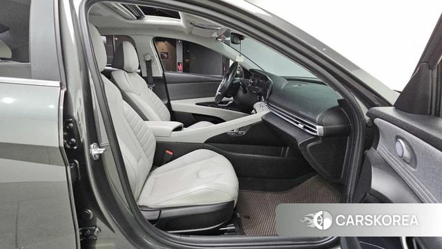 Hyundai Avante (CN7) 2020 Серебристо-серый из Кореи, фото 2