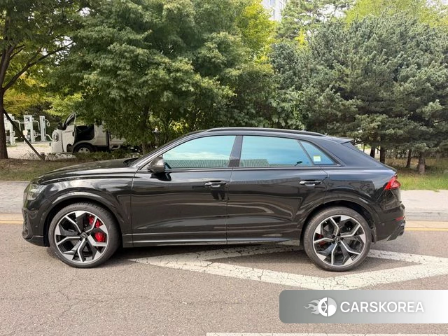 Audi RSQ8 (4M) 2022 Черный из Кореи, фото 2