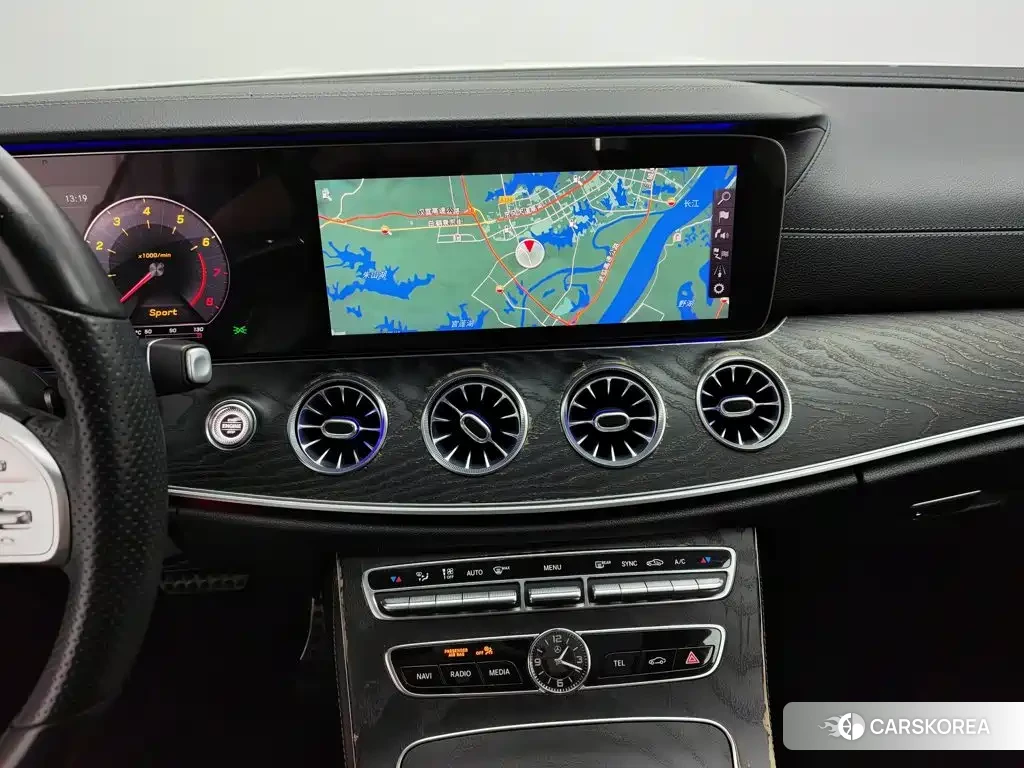 Mercedes-Benz E-Class 2019 Белый из Китая, фото 2