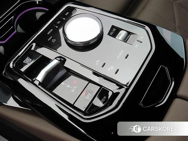 BMW 5 Series (G60) 2025 Белый из Кореи, фото 2