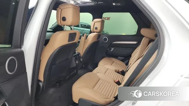 Land Rover Discovery 5 2024 Белый из Кореи, фото 2