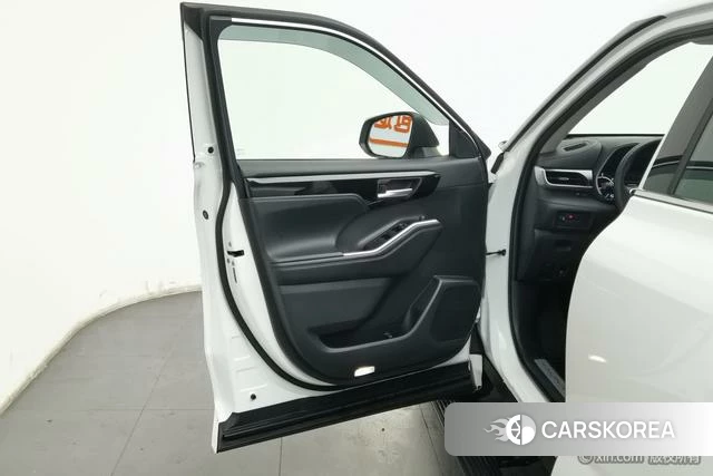 Toyota Highlander 2024 Белый из Китая, фото 2