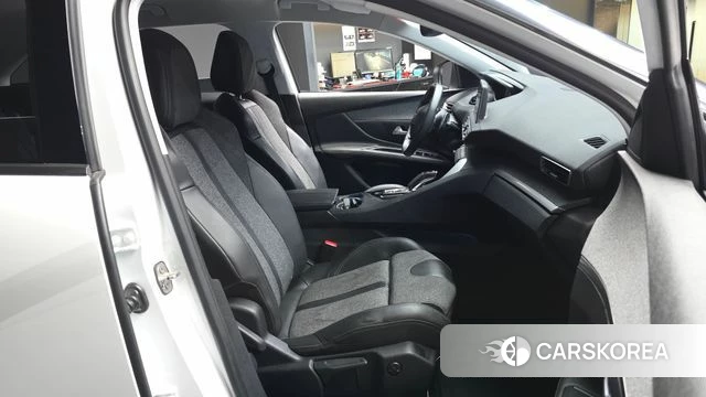 Peugeot 3008 second generation 2018 Белый из Кореи, фото 2